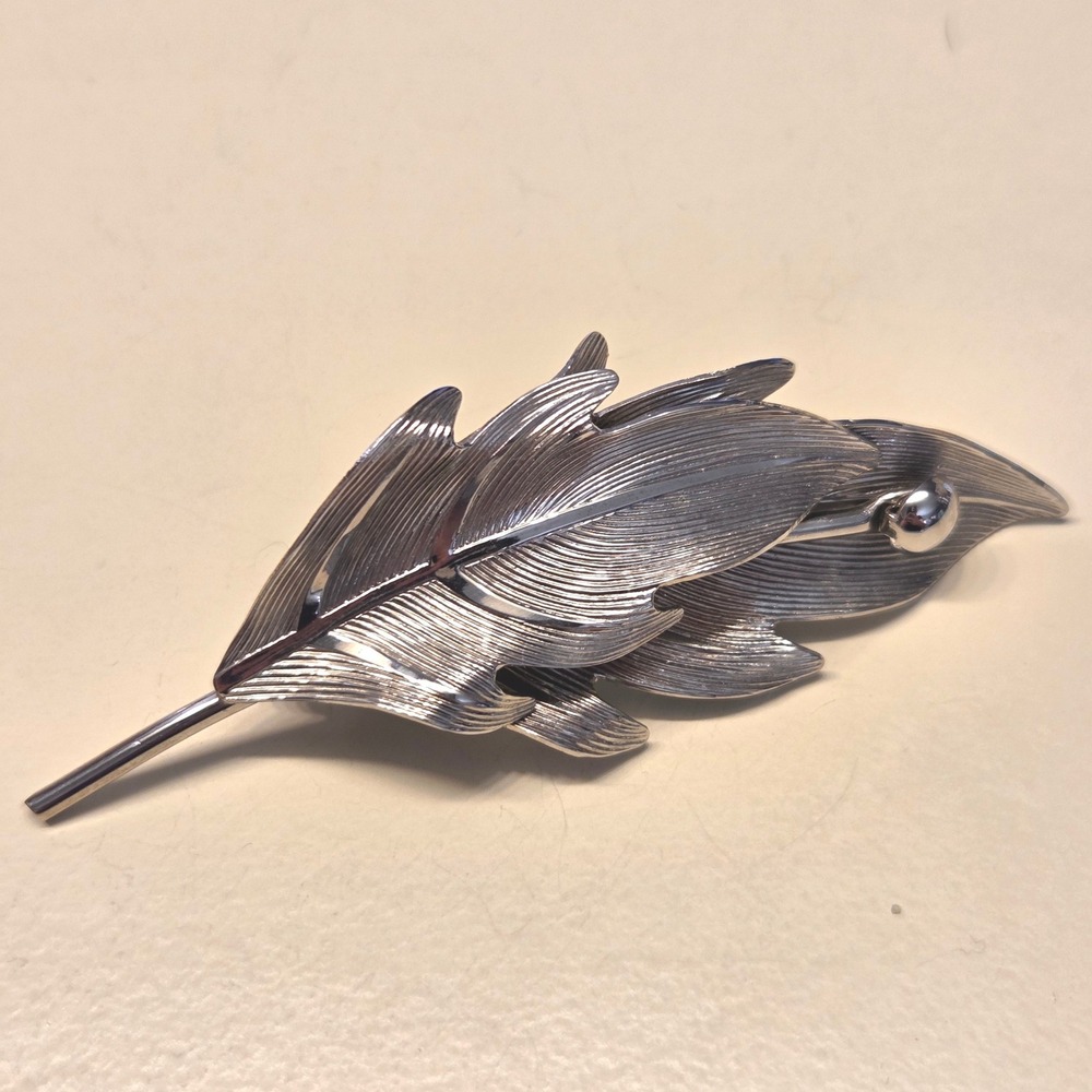 Vintage Unsigned Silver Tone‎ Leaf Pin Brooch Elegant Botanical Design Women's